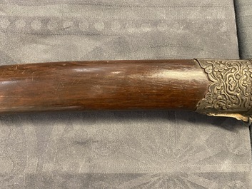 Een Chinees zilveren, tie li mu houten en benen zwaard, 19e eeuw